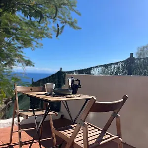 https://casita-naia-radazul.tenerifehoteles.net